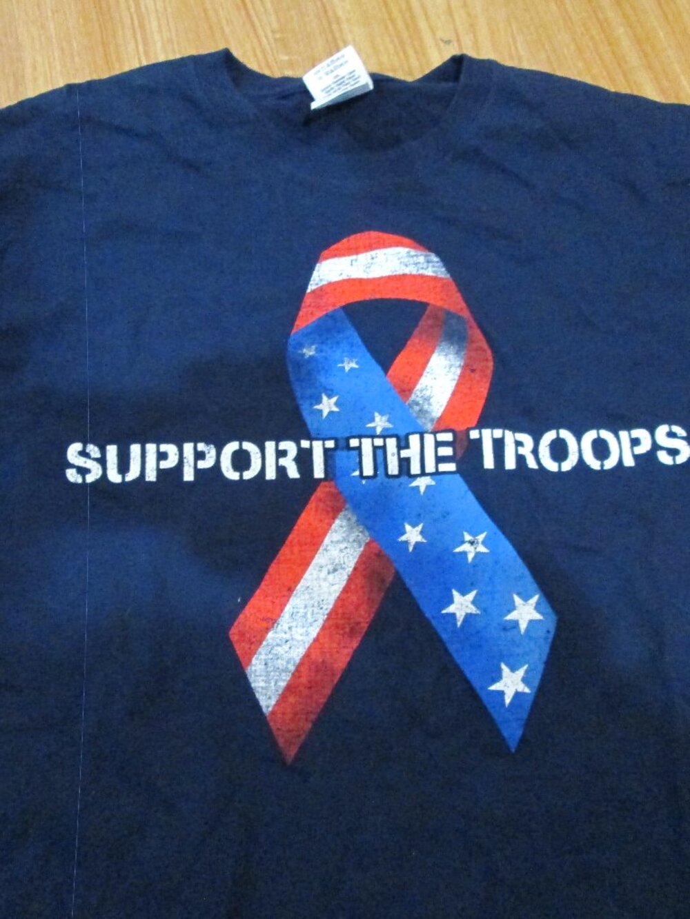 Support the Troops Medium navy blue shirt w/ribbon pattern - Picture 2 of 3